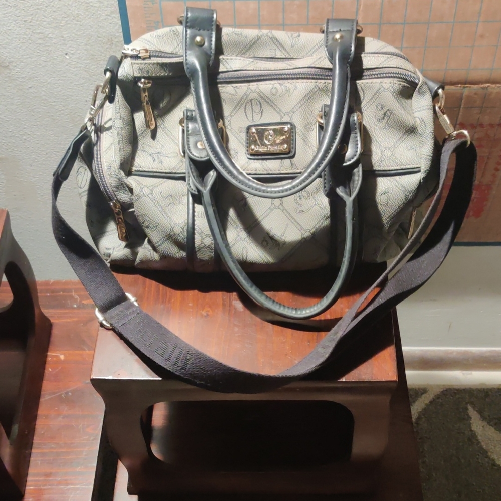 Giulia Pieralli Gray and Black Handbag with Gold Accents